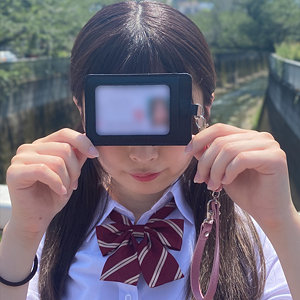 ウブな美少女ギャルの個人撮影動画に、真面目な後輩が興味津々!?
